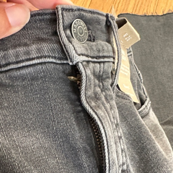 Madewell Black Mid-Rise Kick Out Jeans - Picture 6 of 8